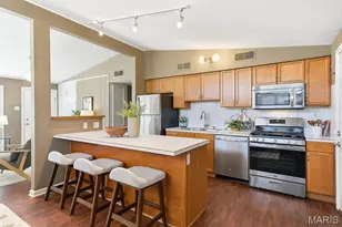 1001 Coffey Ct, Saint Louis, MO 63126 - Photo 8