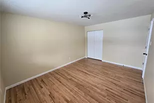 11035 Saturn Dr, Maryland Heights, MO 63043 - Photo 6