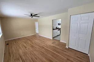 11035 Saturn Dr, Maryland Heights, MO 63043 - Photo 4