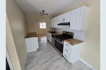 11035 Saturn Drive, Maryland Heights, MO 63043 - Photo 14