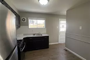 227 Meadowcrest Dr, Saint Louis, MO 63135 - Photo 10