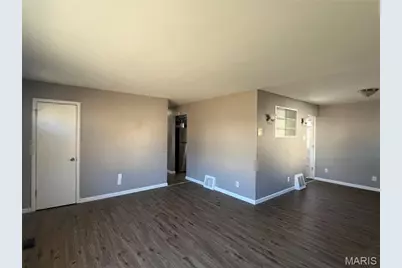 227 Meadowcrest Drive, Saint Louis, MO 63135 - Photo 6