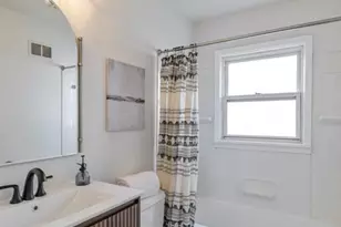 8835 Kathlyn Dr, Berkeley, MO 63134 - Photo 18