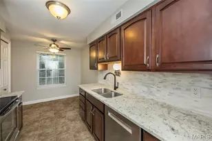 2323 Manor Grove Dr, Chesterfield, MO 63017 - Photo 8