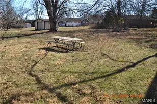 104 Hawthorne Dr, Farmington, MO 63640 - Photo 4