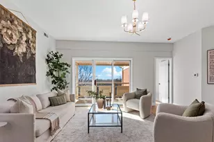 526 Sarah Ln, Creve Coeur, MO 63141 - Photo 2