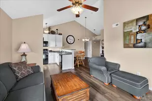 2490 Lampong Dr, Saint Louis, MO 63125 - Photo 10