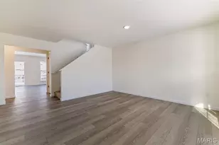 414 Winding Bluffs Ct, Fenton, MO 63026 - Photo 2