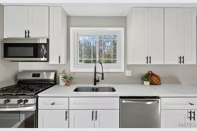 519 Bismark Avenue, Saint Louis, MO 63119 - Photo 8