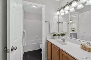 1977 Hunting Lake Ct, Kirkwood, MO 63122 - Photo 22