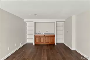 1977 Hunting Lake Ct, Kirkwood, MO 63122 - Photo 18