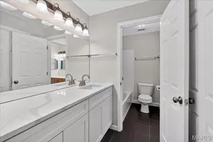 1977 Hunting Lake Ct, Kirkwood, MO 63122 - Photo 24