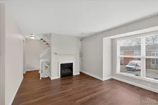 1977 Hunting Lake Ct, Kirkwood, MO 63122 - Photo 6