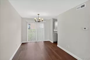 1977 Hunting Lake Ct, Kirkwood, MO 63122 - Photo 8