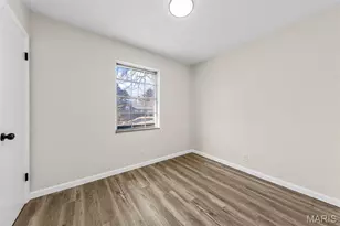 11018 Whitehall Manor Dr, Bridgeton, MO 63044 - Photo 8