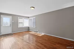 8129 Titus Rd, Saint Louis, MO 63114 - Photo 10