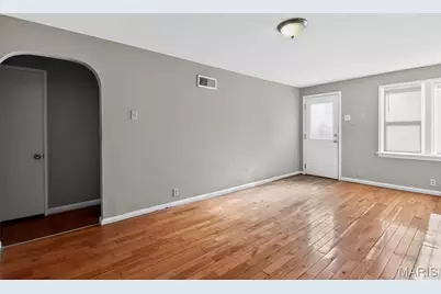 8129 Titus Road, Saint Louis, MO 63114 - Photo 12