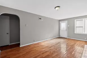 8129 Titus Rd, Saint Louis, MO 63114 - Photo 12