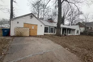 35 Robert Ave, Ferguson, MO 63135 - Photo 1