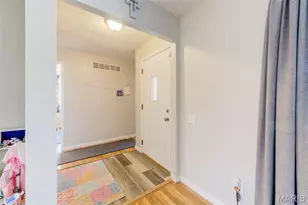 11882 Nero Dr, Florissant, MO 63033 - Photo 2