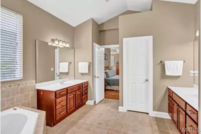 1011 Hawks Landing Drive, Lake Saint Louis, MO 63367 - Photo 34