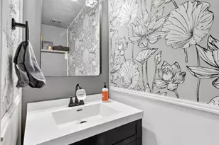 390 Montclair Tower Dr, Saint Charles, MO 63303 - Photo 10