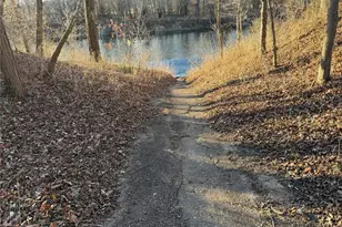 7221 N Shore Dr, Robertsville, MO 63072 - Photo 2