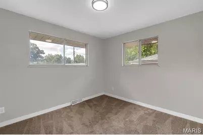 1136 Cove Lane, Saint Louis, MO 63138 - Photo 8