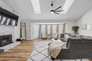 33 Carriage Way W, Saint Peters, MO 63376 - Photo 8