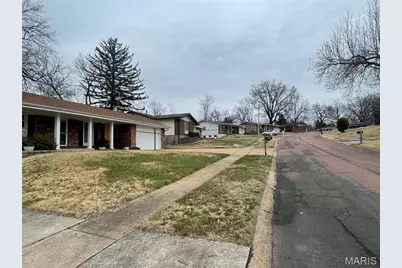 4443 Remus Drive, Florissant, MO 63033 - Photo 2