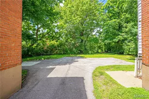 1319 Woodland Dr, Saint Louis, MO 63117 - Photo 22