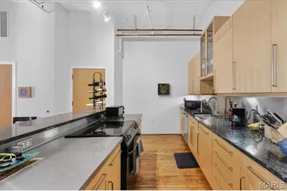 1010 Saint Charles Street #904, Saint Louis, MO 63101 - Photo 6