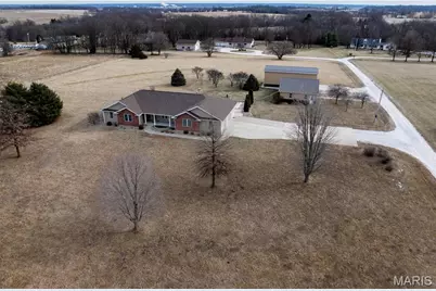 3721 Hawk Point, Palmyra, MO 63461 - Photo 2