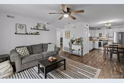 621 S Kirkwood Rd #202, Saint Louis, MO 63122 - Photo 2