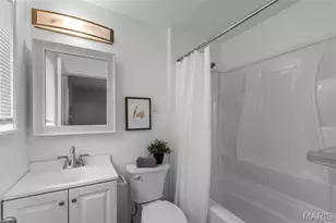 6064 W Cabanne Pl, Saint Louis, MO 63112 - Photo 22