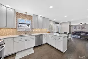 709 Scarlet Oak Dr, Lake Saint Louis, MO 63367 - Photo 10