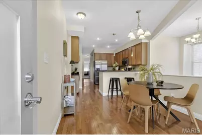 4317 Maryland Avenue #1E, Saint Louis, MO 63108 - Photo 2