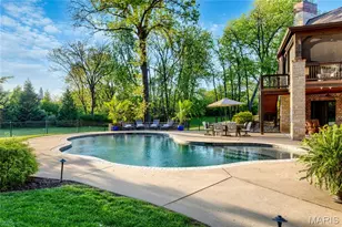 1015 Claymark Dr, Town and Country, MO 63131 - Photo 8