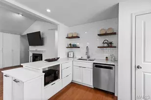9722 Mueck Terrace, Webster Groves, MO 63119 - Photo 10
