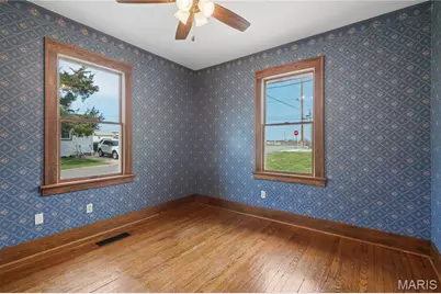 201 E Maple Street, Wentzville, MO 63385 - Photo 10