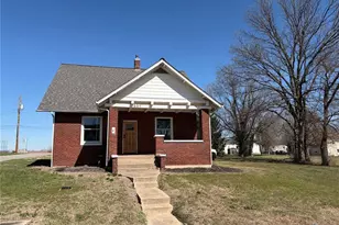 201 E Maple St, Wentzville, MO 63385 - Photo 1