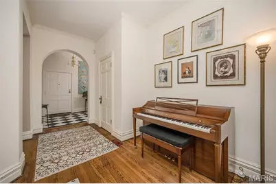 4527 Maryland Avenue, Saint Louis, MO 63108 - Photo 6