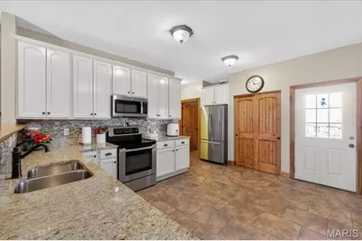 1985 Heritage Farms Drive, Pacific, MO 63069 - Photo 6