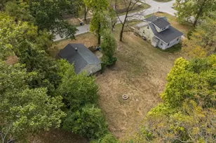 10651 Thorpe Ave, Saint Louis, MO 63114 - Photo 30