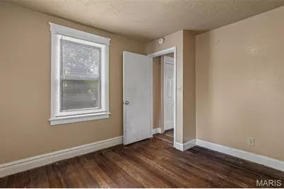 10651 Thorpe Avenue, Saint Louis, MO 63114 - Photo 14