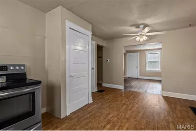 10651 Thorpe Avenue, Saint Louis, MO 63114 - Photo 12