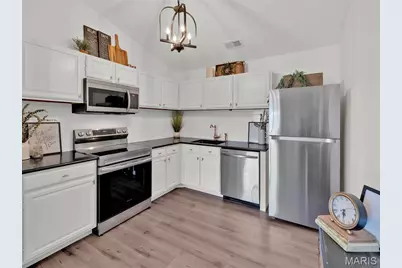 1231 Creve Coeur Crossing Lane #J, Chesterfield, MO 63017 - Photo 6