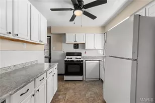 8 Drummond Dr, Saint Louis, MO 63135 - Photo 10