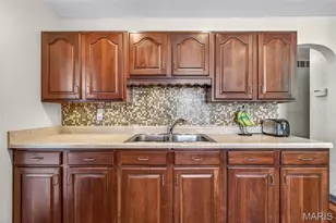 9406 MacKenzie Rd, Affton, MO 63123 - Photo 10