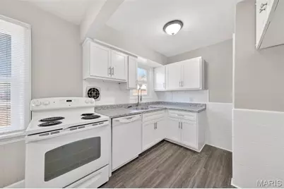 10066 Dorothy Avenue, Saint Louis, MO 63137 - Photo 16
